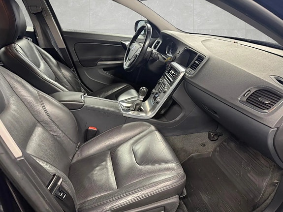 Volvo S60 7 of 15