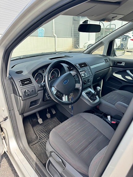 Ford C-Max 4 of 5