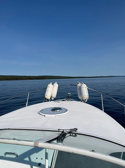 Chris Craft Crowne 282 3 of 5