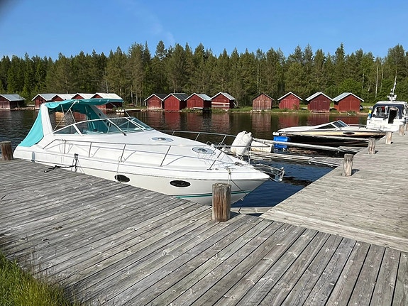 Chris Craft Crowne 282 2 of 5