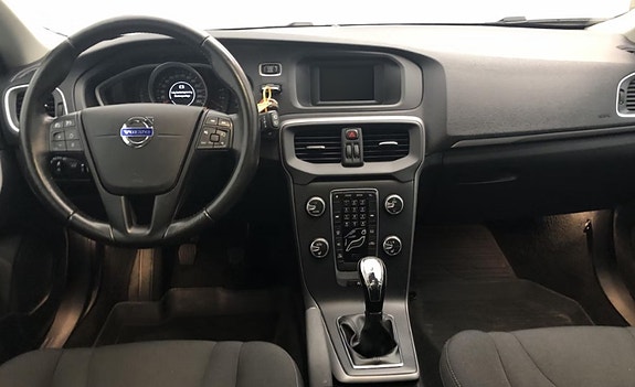 Volvo V40 5 of 7