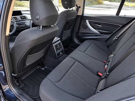 BMW 318d 8 of 8
