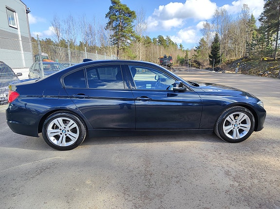BMW 318d 6 of 12