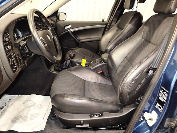 Saab 9-5 13 of 27