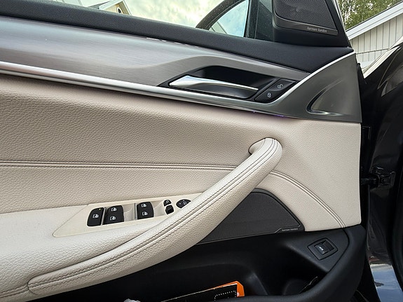 BMW 520d 24 of 30