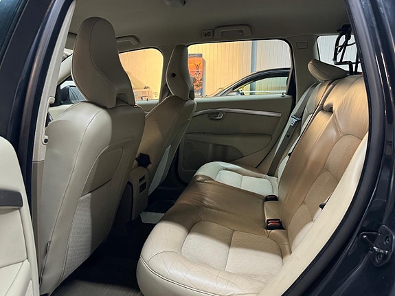 Volvo V70 14 of 14