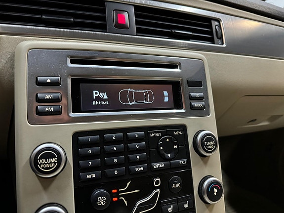 Volvo V70 11 of 14