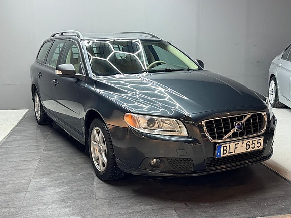 Volvo V70 2 of 5