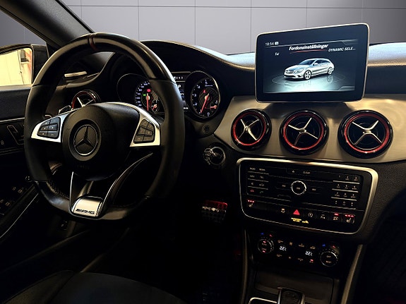 Mercedes-Benz CLA45 19 of 27