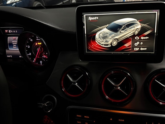 Mercedes-Benz CLA45 26 of 27