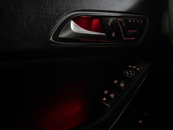 Mercedes-Benz CLA45 25 of 27