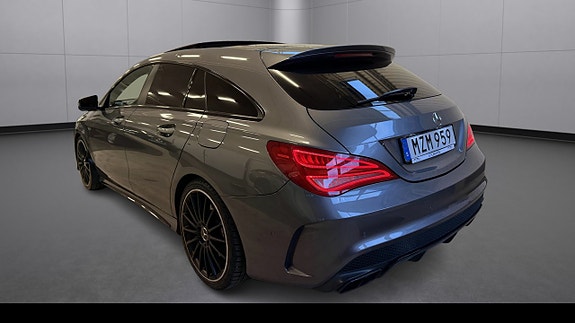 Mercedes-Benz CLA45 4 of 5