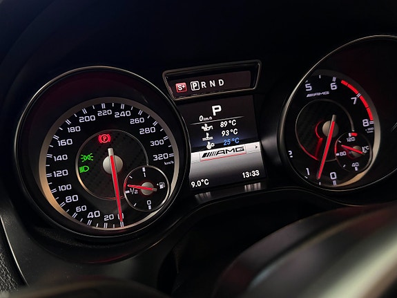 Mercedes-Benz CLA45 24 of 27