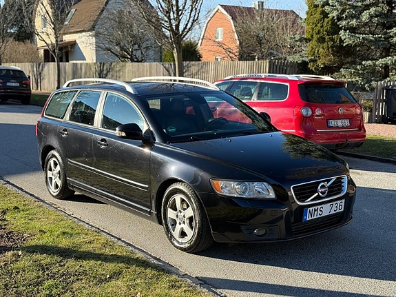 Volvo V50 2 of 5