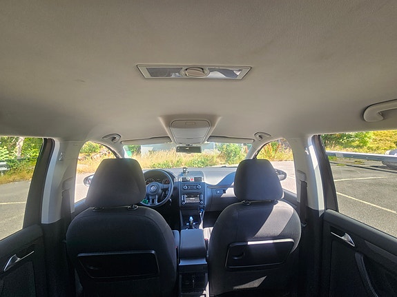 Volkswagen Touran 3 of 5