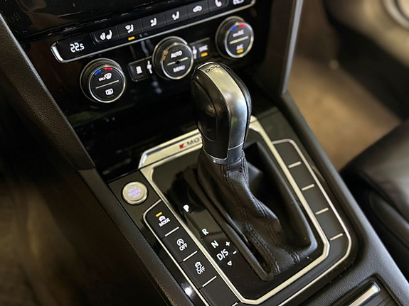 Volkswagen Passat 20 of 23