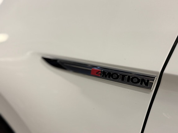 Volkswagen Passat 9 of 23
