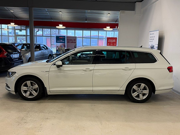 Volkswagen Passat 3 of 5