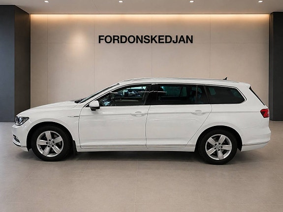 Volkswagen Passat 4 of 23
