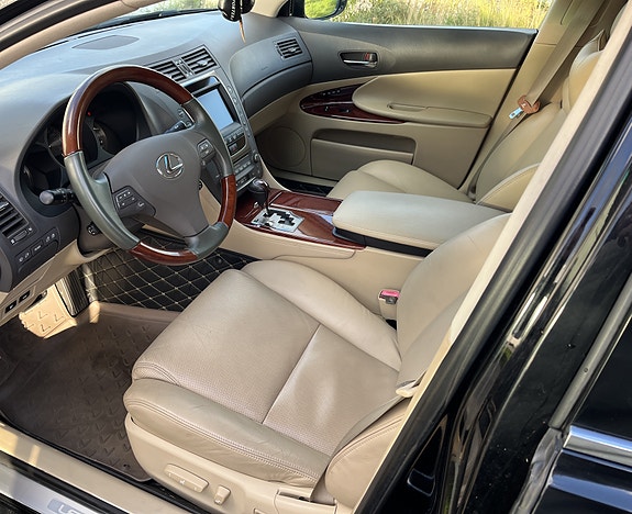 Lexus GS300 10 of 22