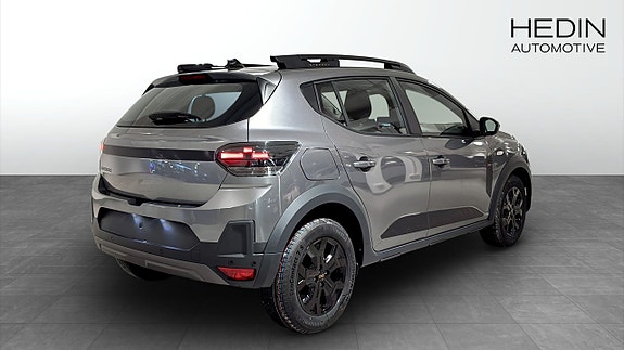 Dacia Sandero Stepway 2 of 5