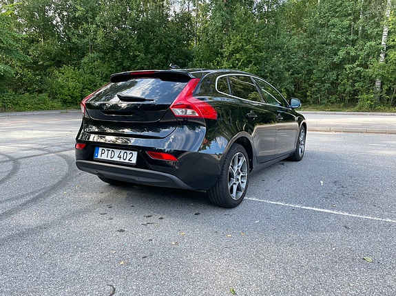 Volvo V40 3 of 3