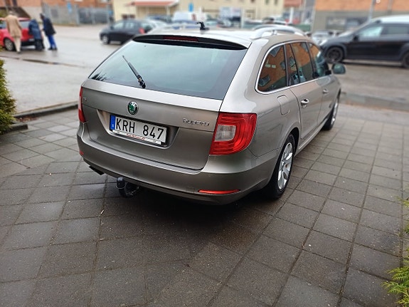 Skoda Superb 4 of 5