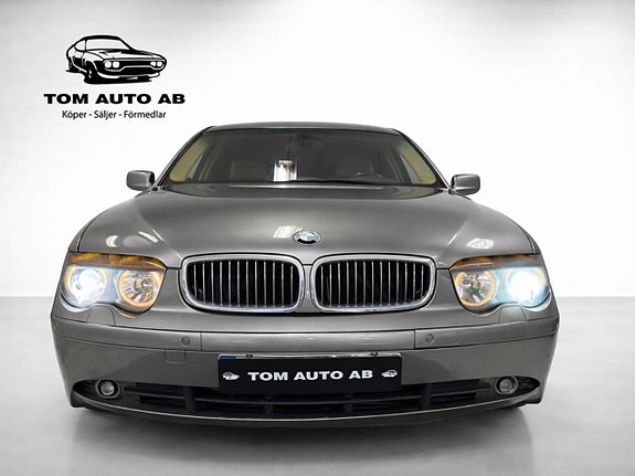 BMW 730 2 of 5