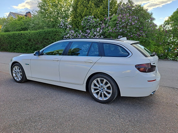 BMW 520d 3 of 5
