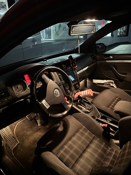 Volkswagen Golf V 3 of 7