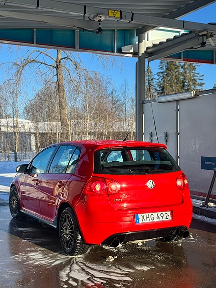Volkswagen Golf V 5 of 7