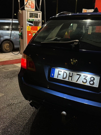 BMW 525i 5 of 11