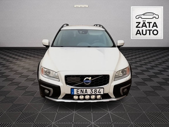 Volvo XC70 2 of 5