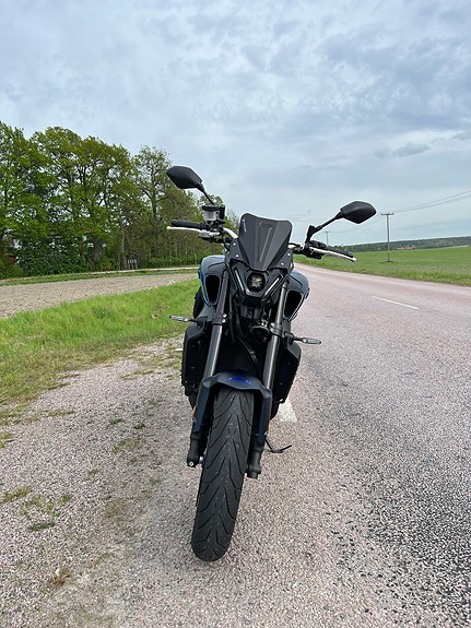 Yamaha Mt-09 3 of 7