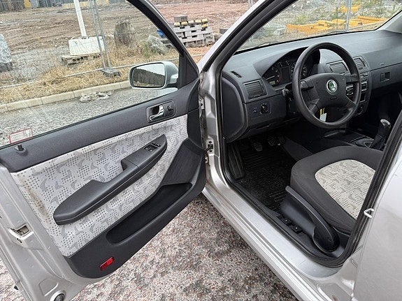 Skoda Fabia 9 of 27