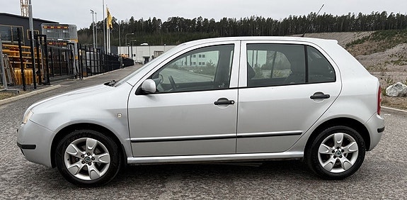Skoda Fabia 3 of 5