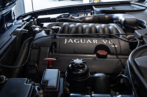Jaguar XJ 20 of 22