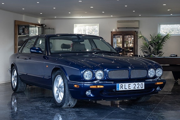 Jaguar XJ