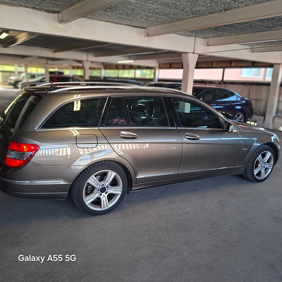 Mercedes-Benz C180 3 of 3