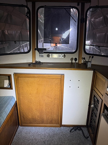 Arbetsbåt med bekväm boendemöjlighet - Stormskärs Junker med Deutz båtmotor 16 of 30