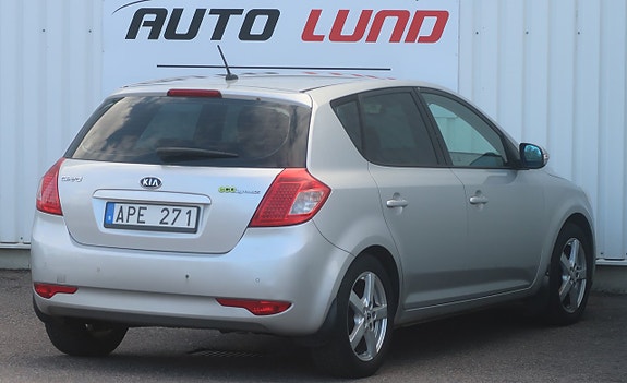 Kia Ceed 3 of 23