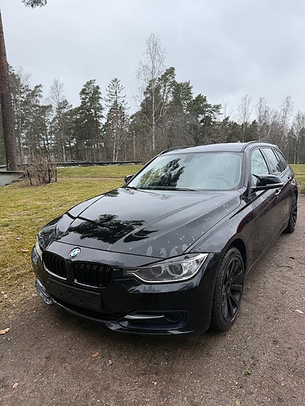 BMW 318d 2 of 3