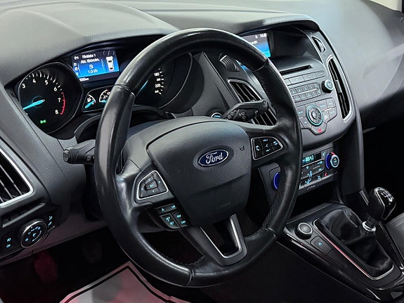Ford Focus 2 of 5