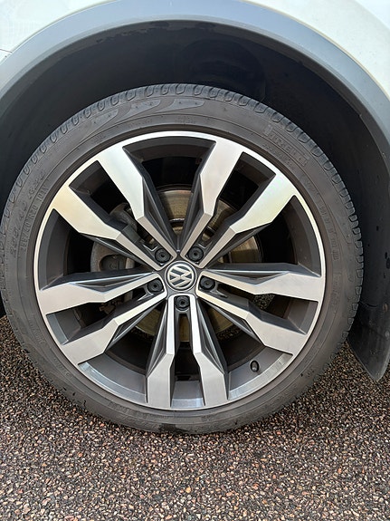 Volkswagen Tiguan Allspace 23 of 26
