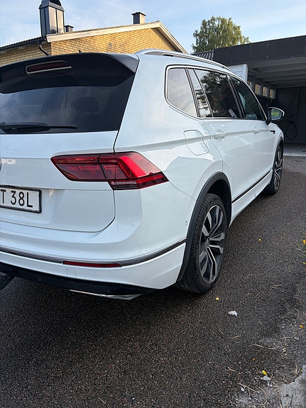 Volkswagen Tiguan Allspace 6 of 26