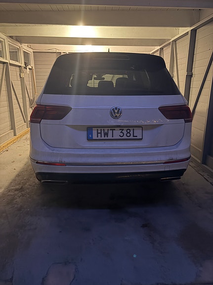 Volkswagen Tiguan Allspace 2 of 5