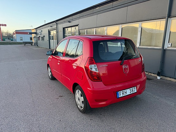 Hyundai i10 8 of 18