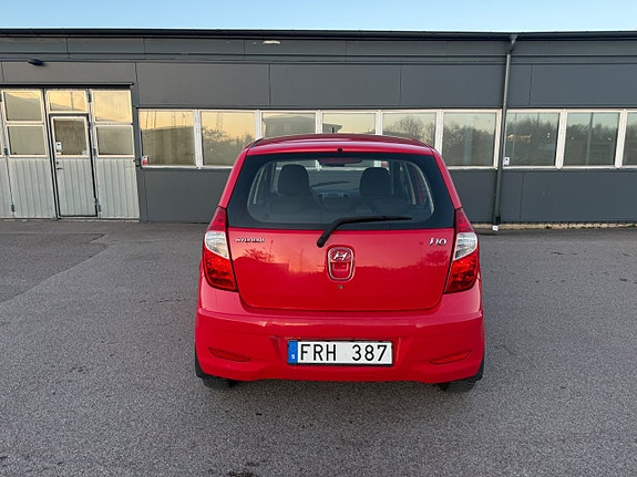 Hyundai i10 10 of 18