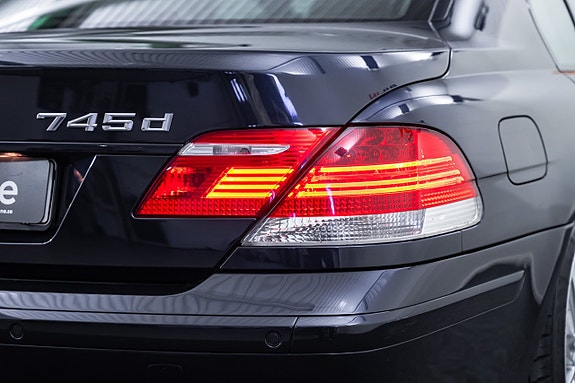 BMW 745d 10 of 27