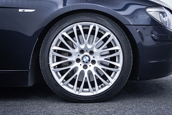BMW 745d 4 of 5